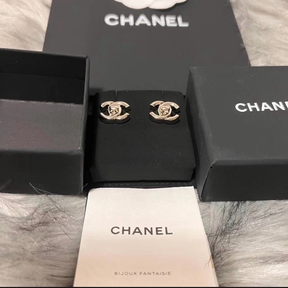 Chanel CC Turnlock Stud Earrings - Picture 2 of 8